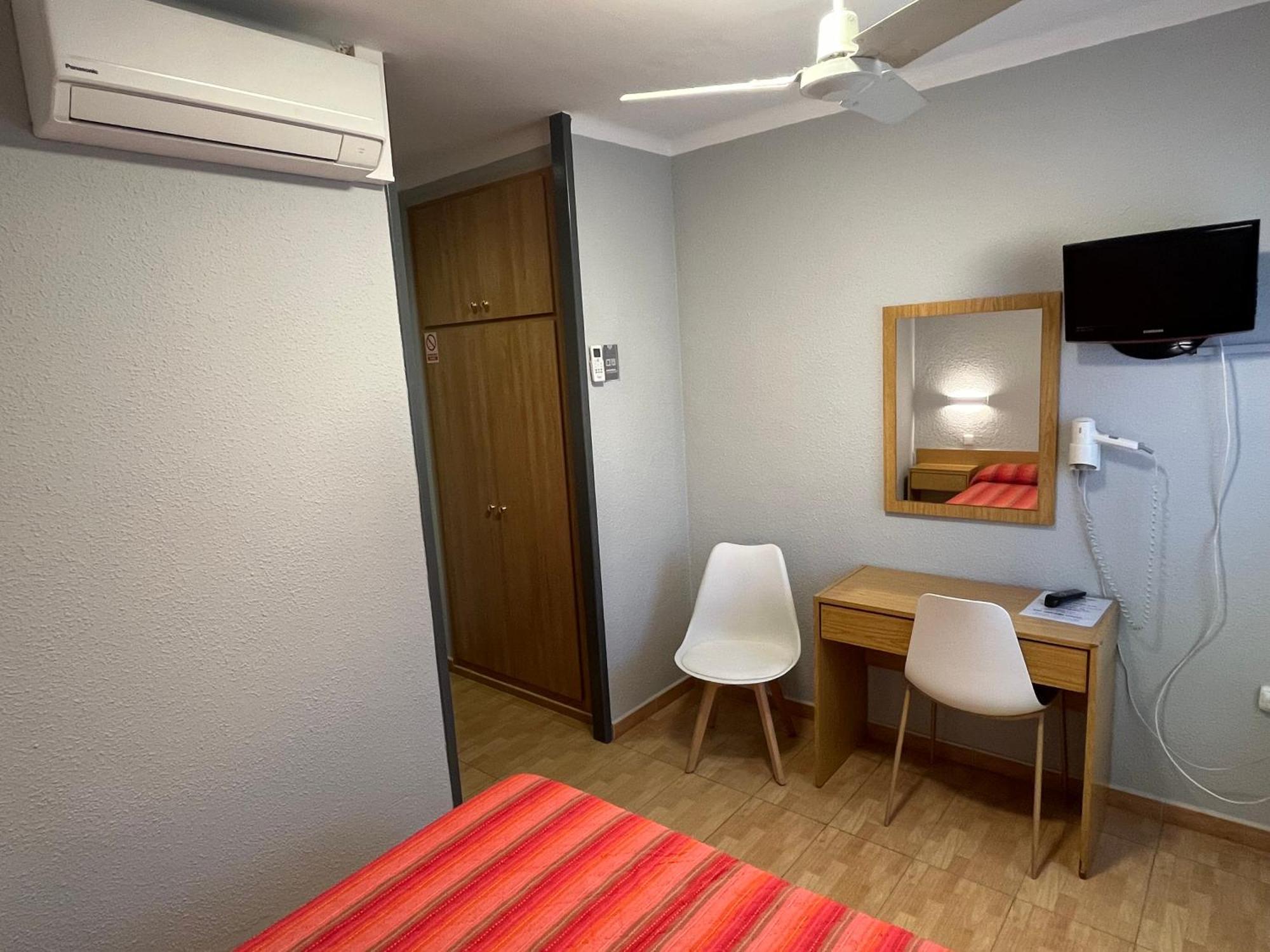Hostal Tarres Anglés Cameră foto
