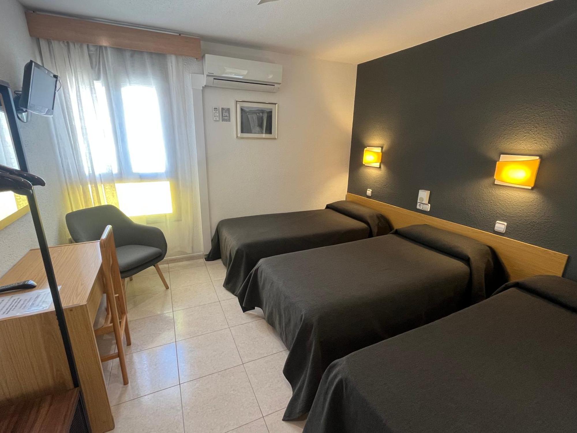 Hostal Tarres Anglés Cameră foto